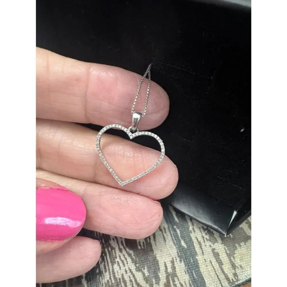 10k WG 1/8 ct Natural-Mined Diamond Heart Pendant Necklace